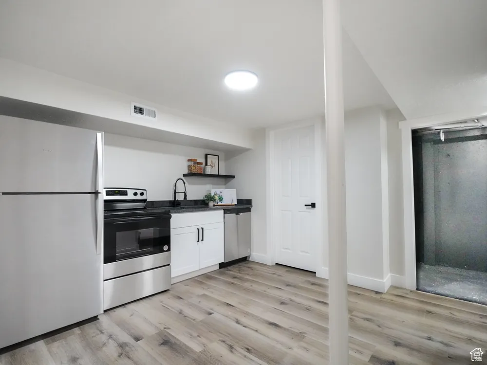 23 E Emerald Dr, Layton, UT 84041