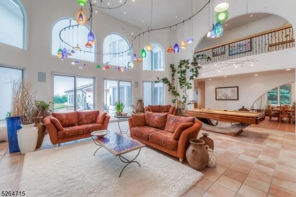 12 Chelsea Dr, Livingston, NJ 07039
