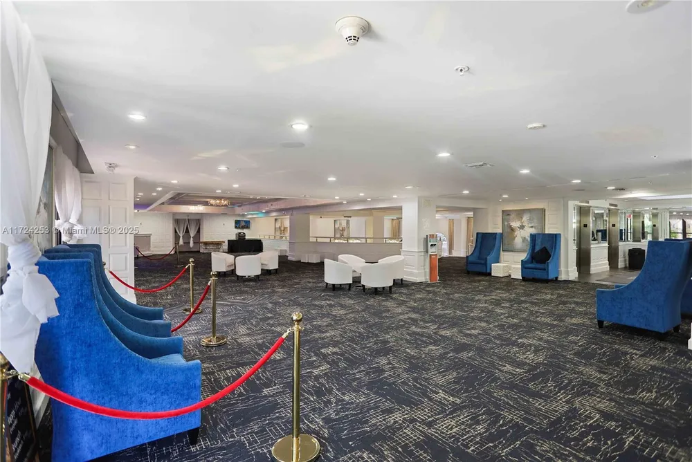 5225 Collins Ave, Miami Beach, FL 33140