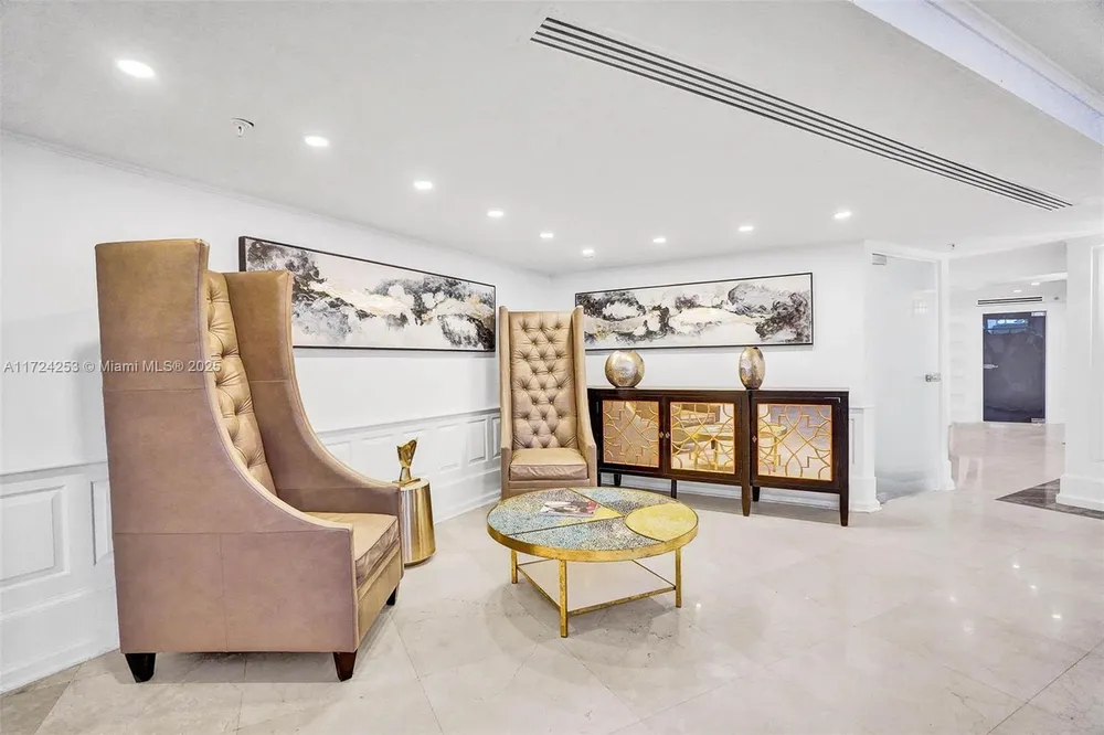5225 Collins Ave, Miami Beach, FL 33140
