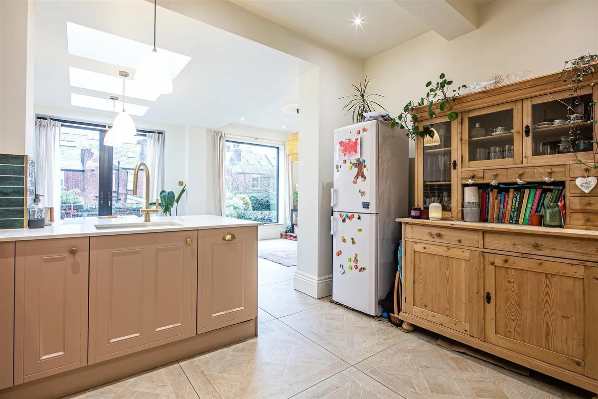 943 Abbeydale Road, Millhouses, S7 2QD