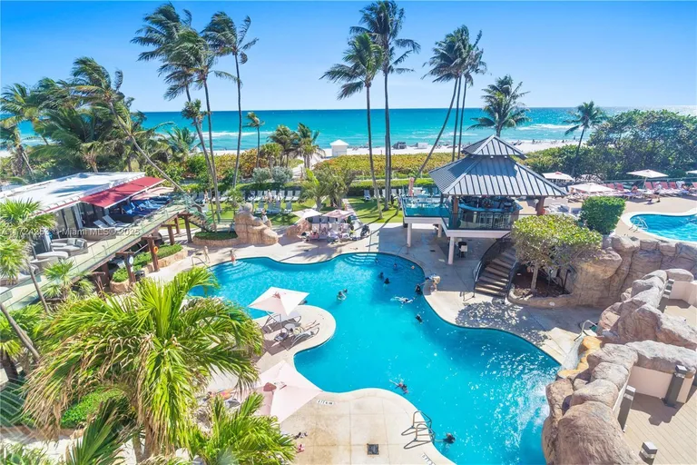 5225 Collins Ave, Miami Beach, FL 33140