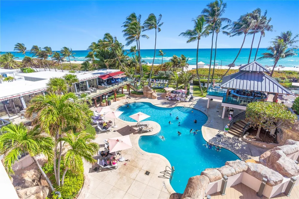 5225 Collins Ave, Miami Beach, FL 33140