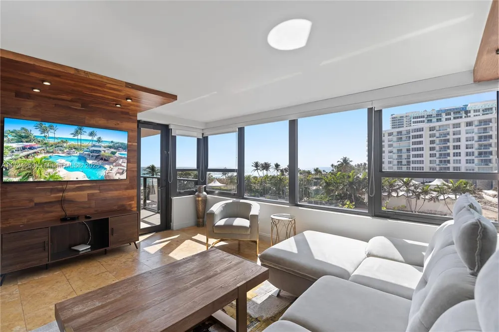 5225 Collins Ave, Miami Beach, FL 33140