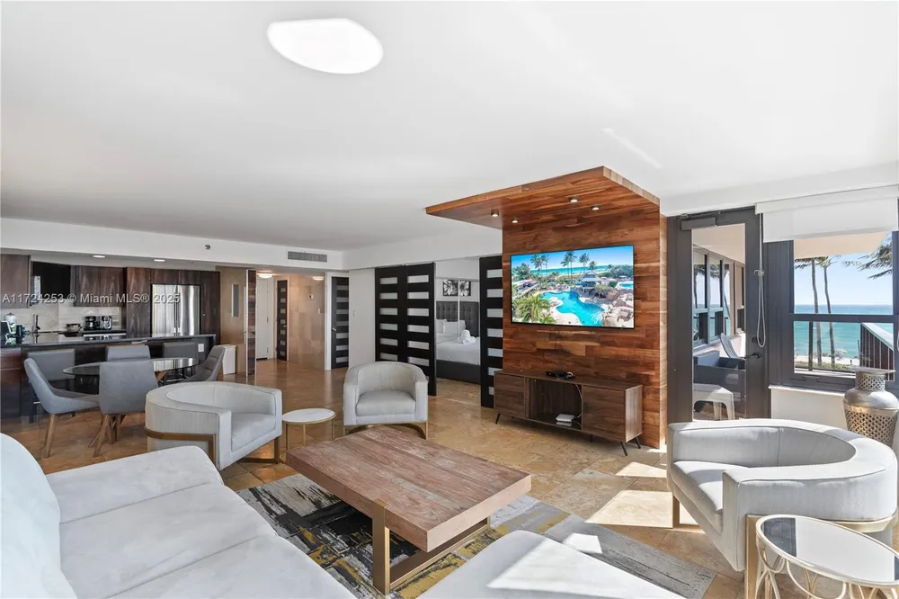 5225 Collins Ave, Miami Beach, FL 33140