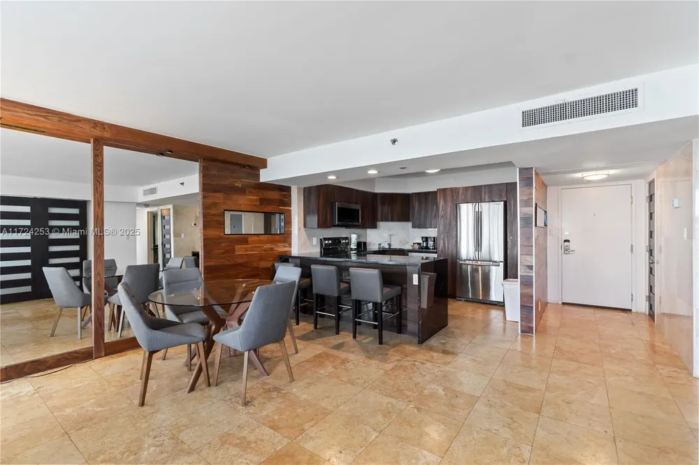 5225 Collins Ave, Miami Beach, FL 33140