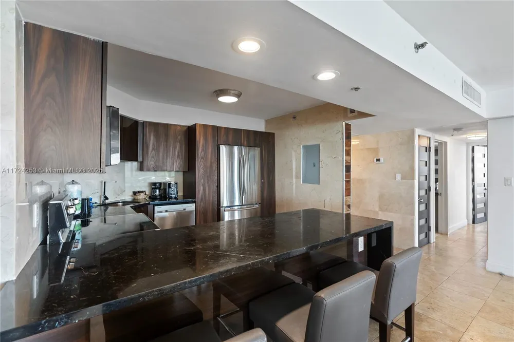 5225 Collins Ave, Miami Beach, FL 33140