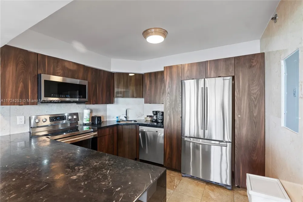 5225 Collins Ave, Miami Beach, FL 33140
