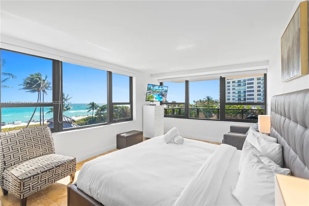 5225 Collins Ave, Miami Beach, FL 33140