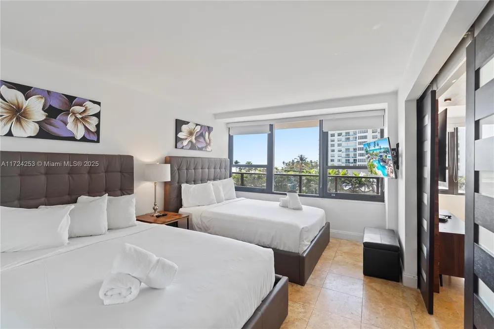 5225 Collins Ave, Miami Beach, FL 33140