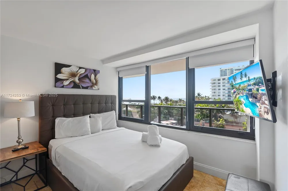 5225 Collins Ave, Miami Beach, FL 33140