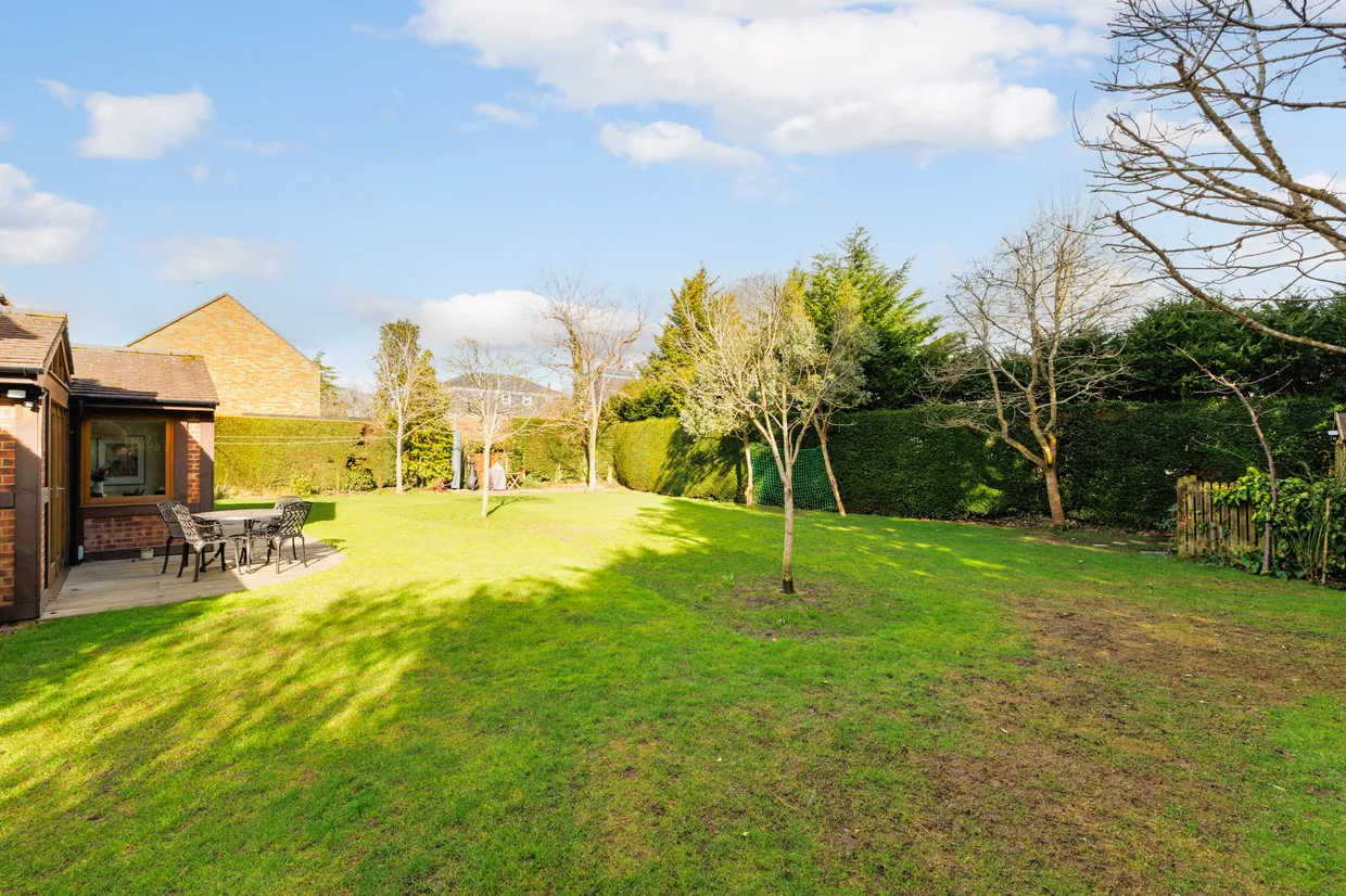 Oval Way, Gerrards Cross, SL9 photo 16