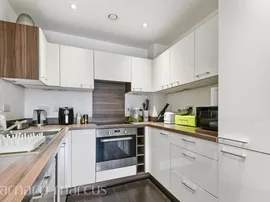 Cabot Close, Croydon thumb 3