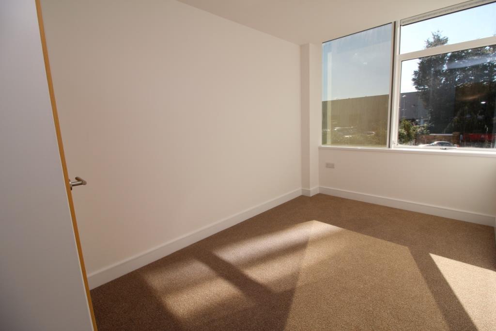 London Road, Lowfield Heath Image 4