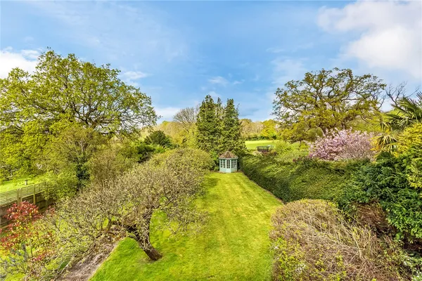 Pilgrims Way, Reigate, RH2 photo 11