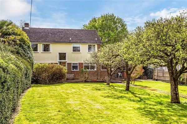 Pilgrims Way, Reigate, RH2 photo 12