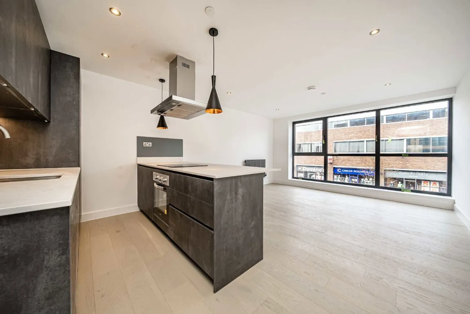 Diggers Lane, Weybridge, KT13 photo 2