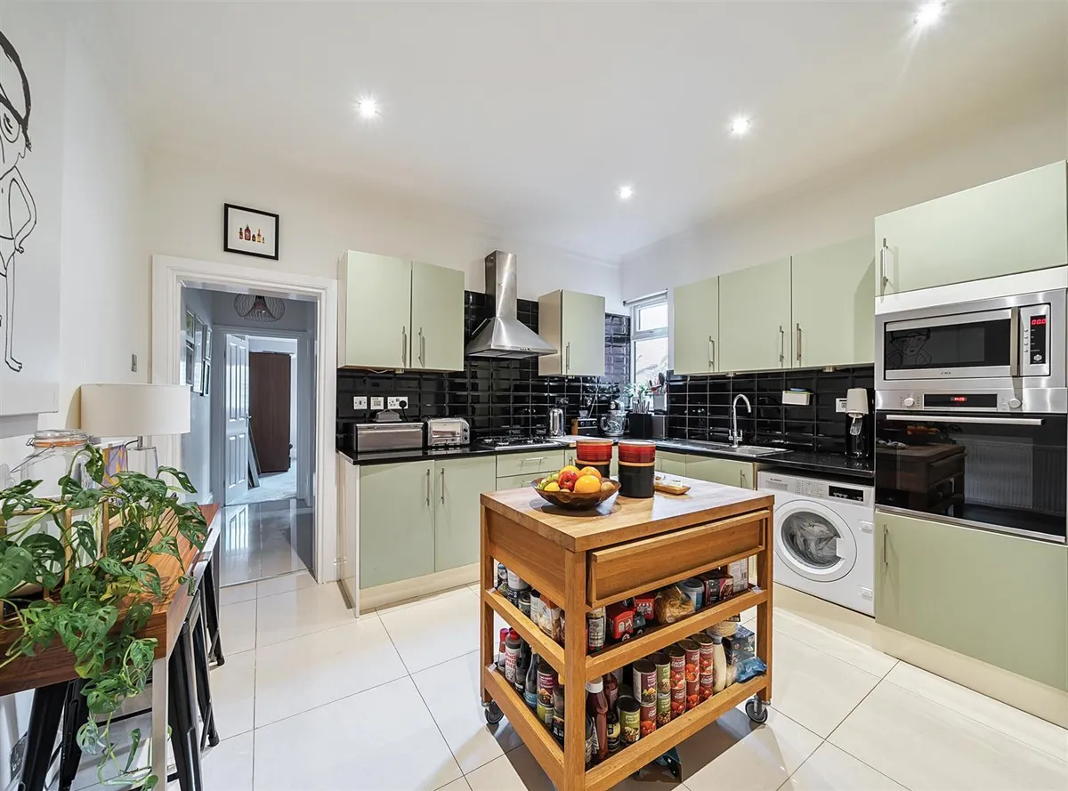 Heber Road, London, NW2
