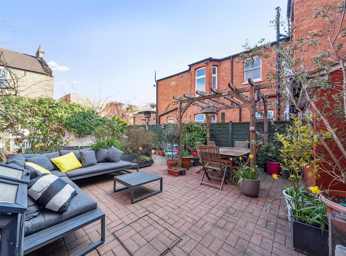Heber Road, London, NW2