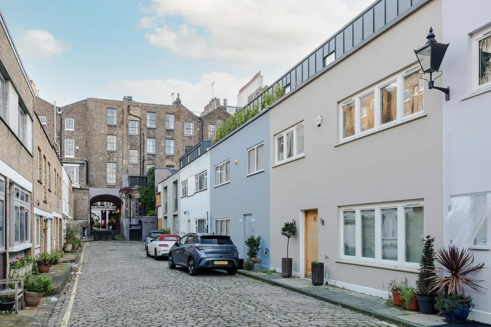 Video tour for Gloucester Mews West, London, W2