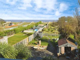 St. Andrews Drive, Skegness thumb 3