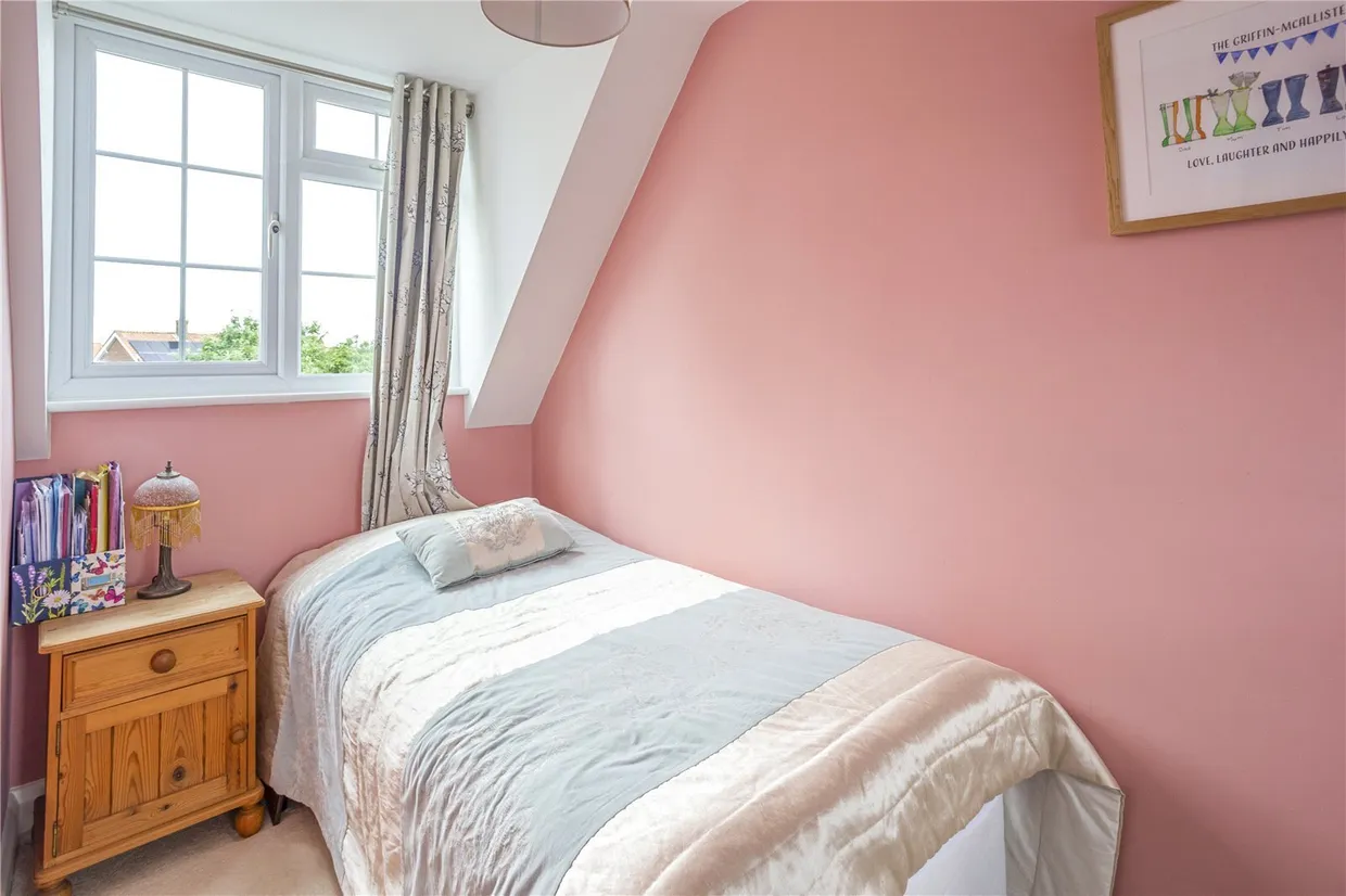 Carde Close, Hertford, SG14 photo 12