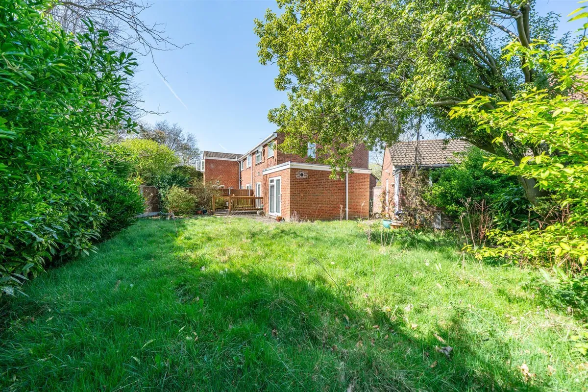Hunting Gate, Hemel Hempstead, Hertfordshire, HP2 6NX