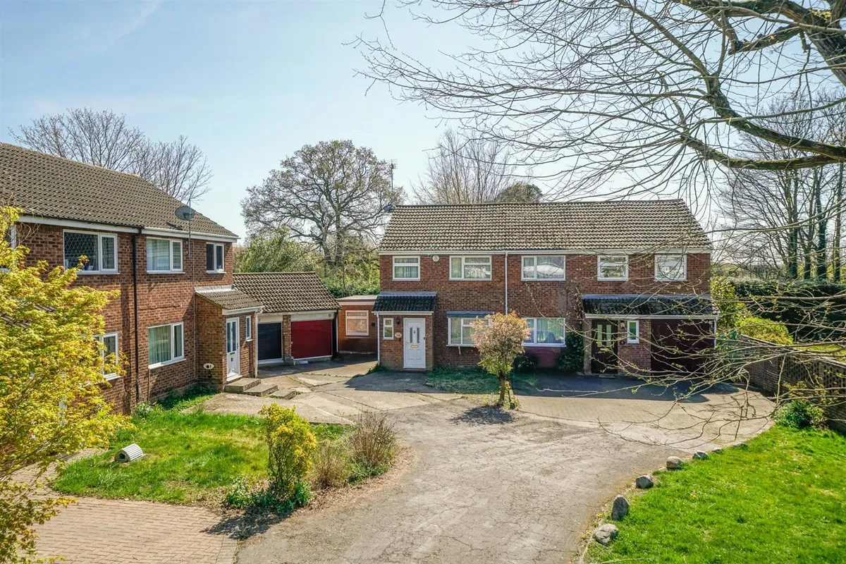 Hunting Gate, Hemel Hempstead, Hertfordshire, HP2 6NX