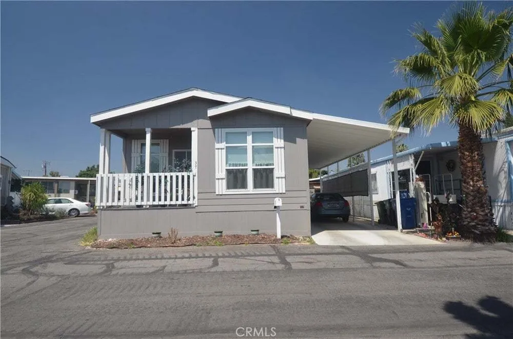 21001 Plummer St, Chatsworth, CA 91311