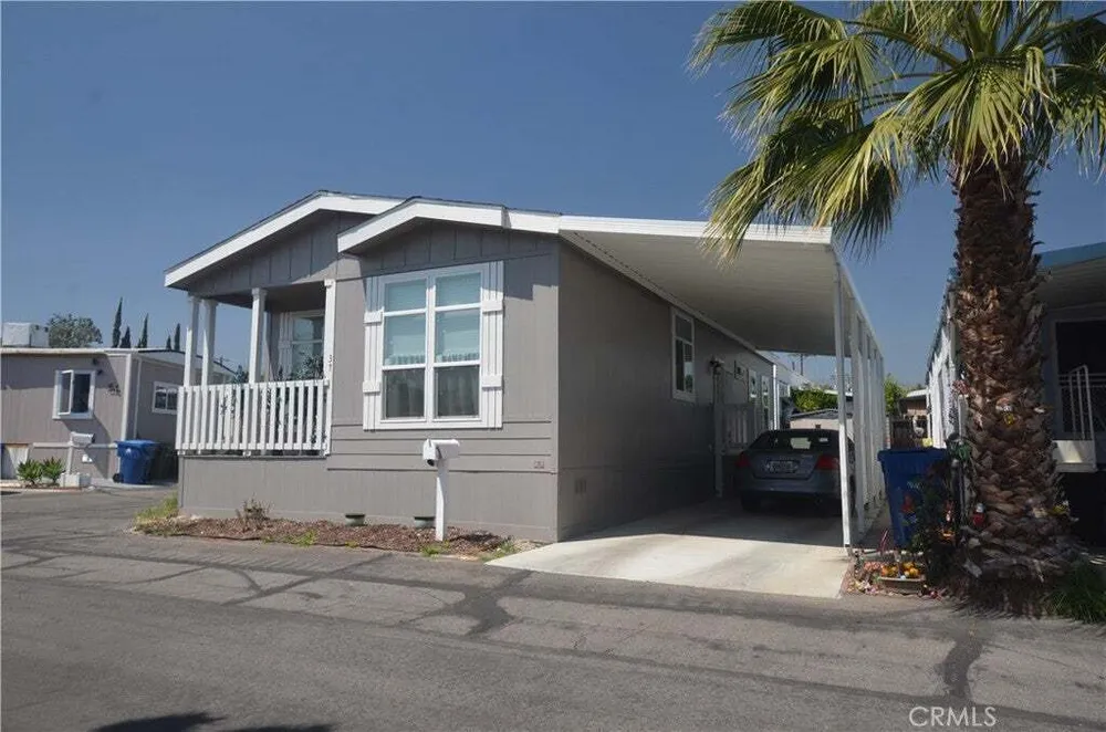 21001 Plummer St, Chatsworth, CA 91311