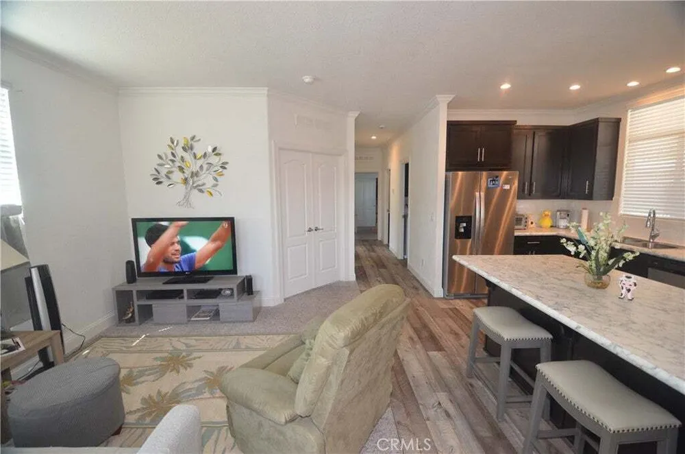 21001 Plummer St, Chatsworth, CA 91311