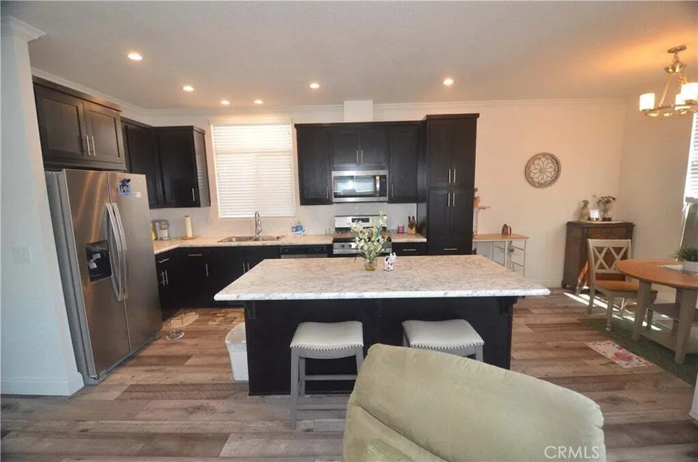 21001 Plummer St, Chatsworth, CA 91311