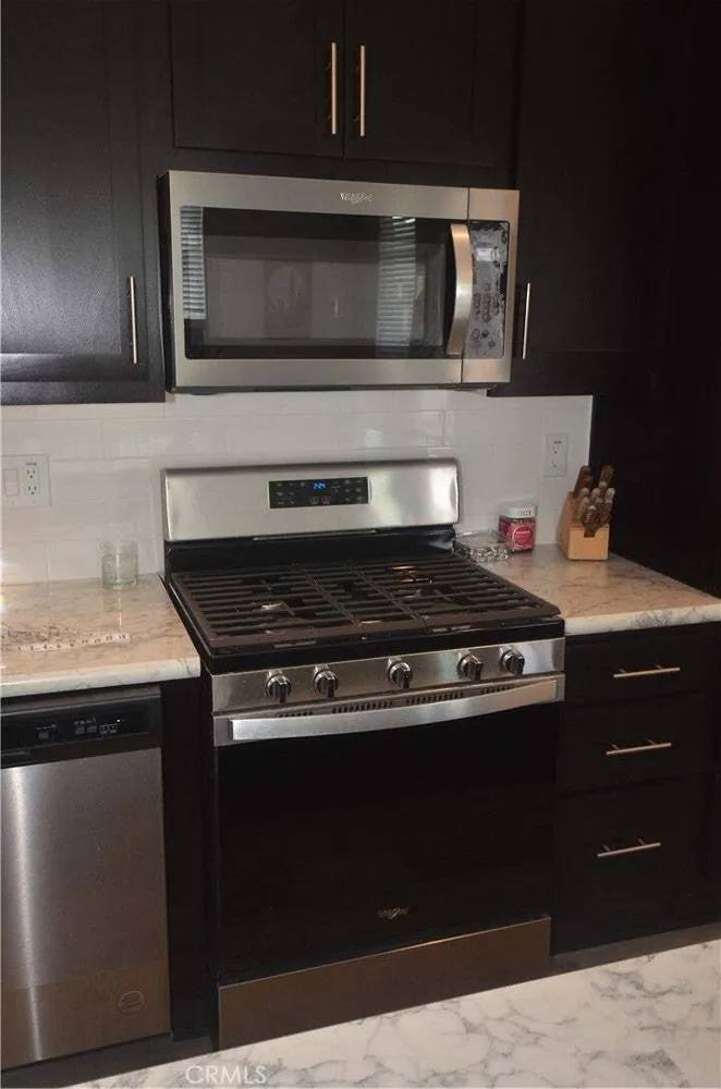 21001 Plummer St, Chatsworth, CA 91311