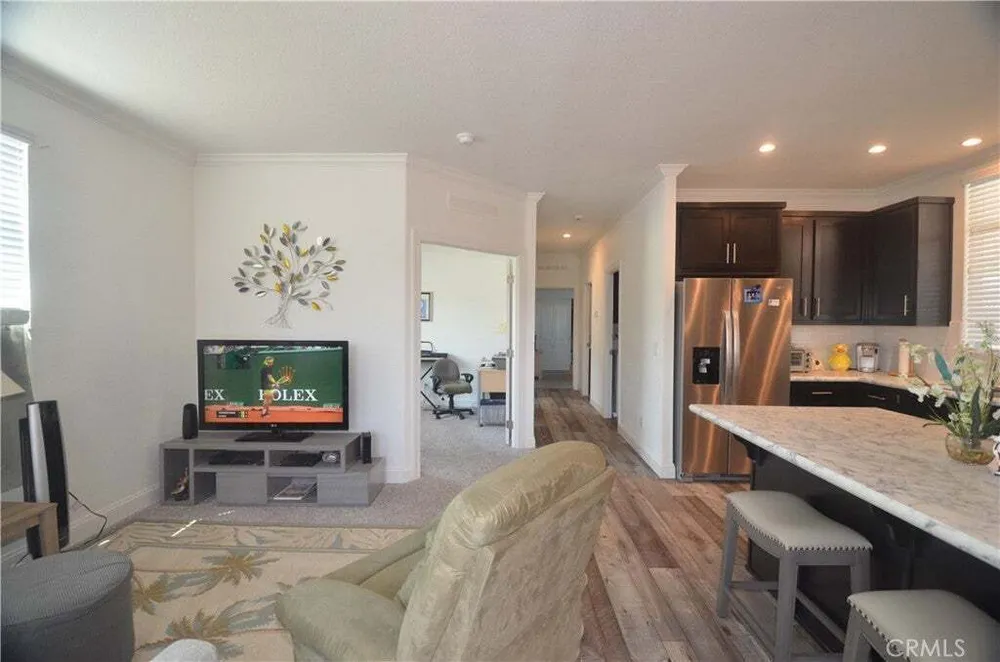 21001 Plummer St, Chatsworth, CA 91311