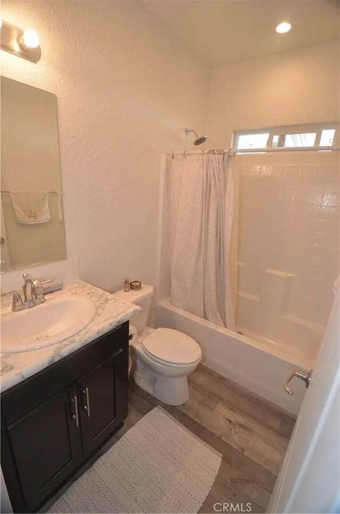 21001 Plummer St, Chatsworth, CA 91311
