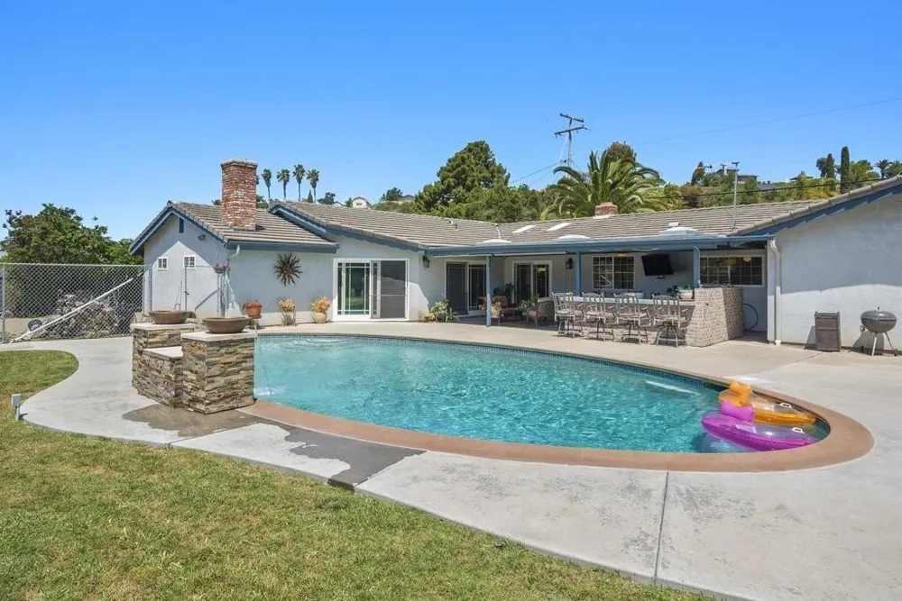 230 Camino Elevado, Bonita, CA 91902