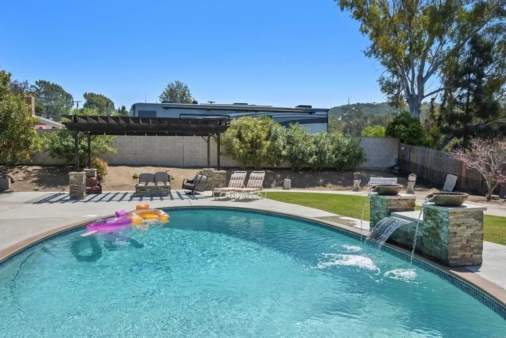 230 Camino Elevado, Bonita, CA 91902