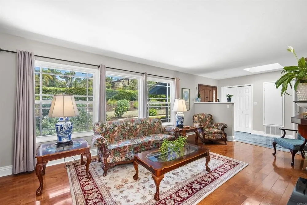 230 Camino Elevado, Bonita, CA 91902