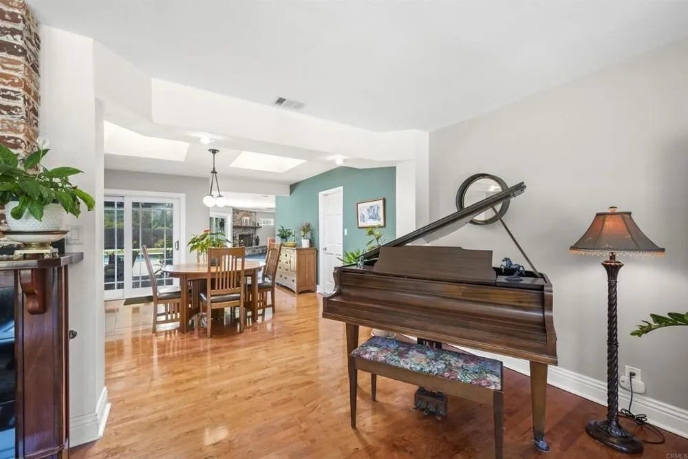 230 Camino Elevado, Bonita, CA 91902