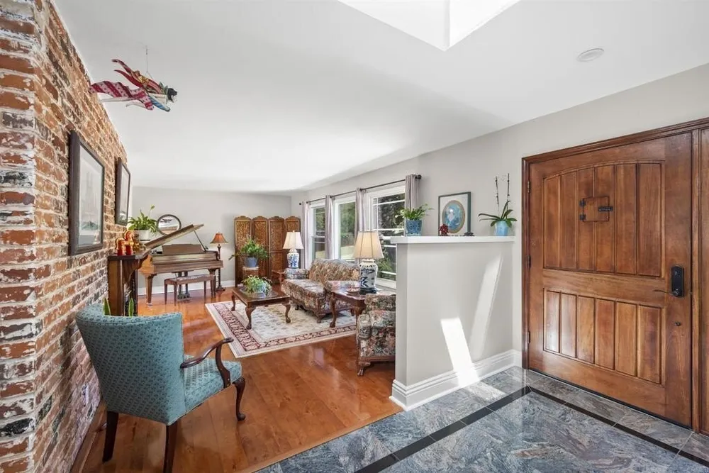 230 Camino Elevado, Bonita, CA 91902