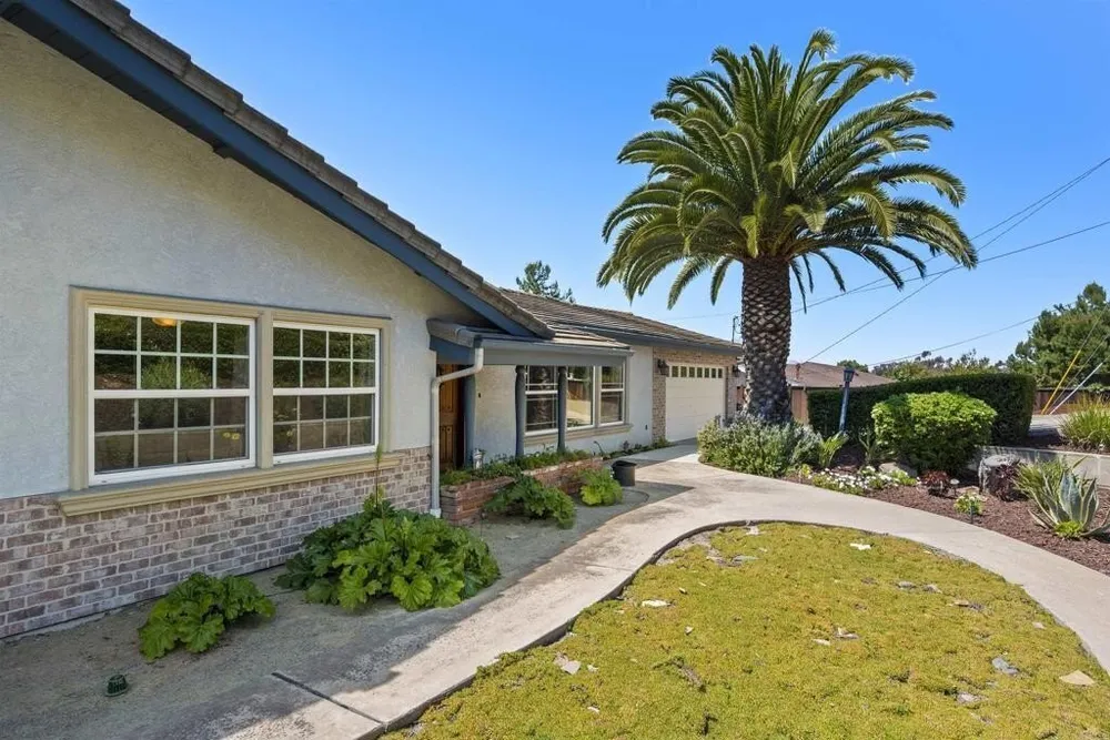 230 Camino Elevado, Bonita, CA 91902