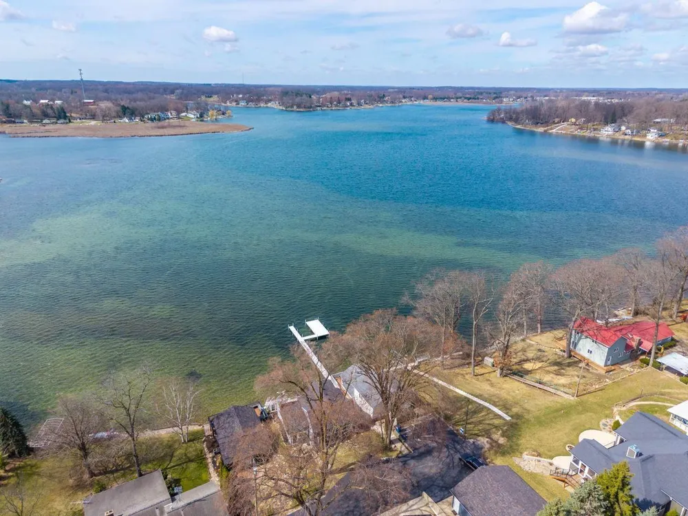 75 Lane 460 Jimmerson Lk, Fremont, IN 46737