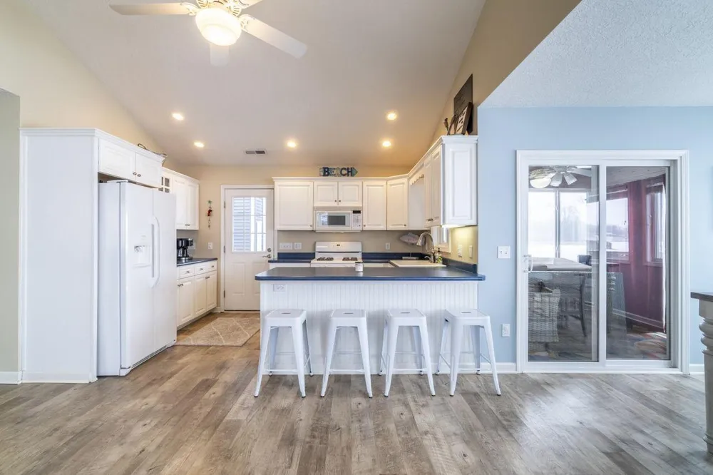 75 Lane 460 Jimmerson Lk, Fremont, IN 46737