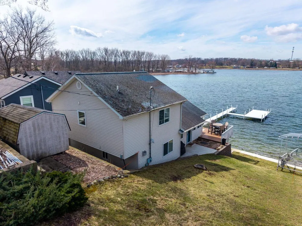75 Lane 460 Jimmerson Lk, Fremont, IN 46737