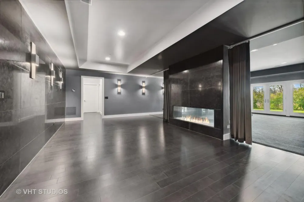 26153 W Cuba Rd, Barrington, IL 60010
