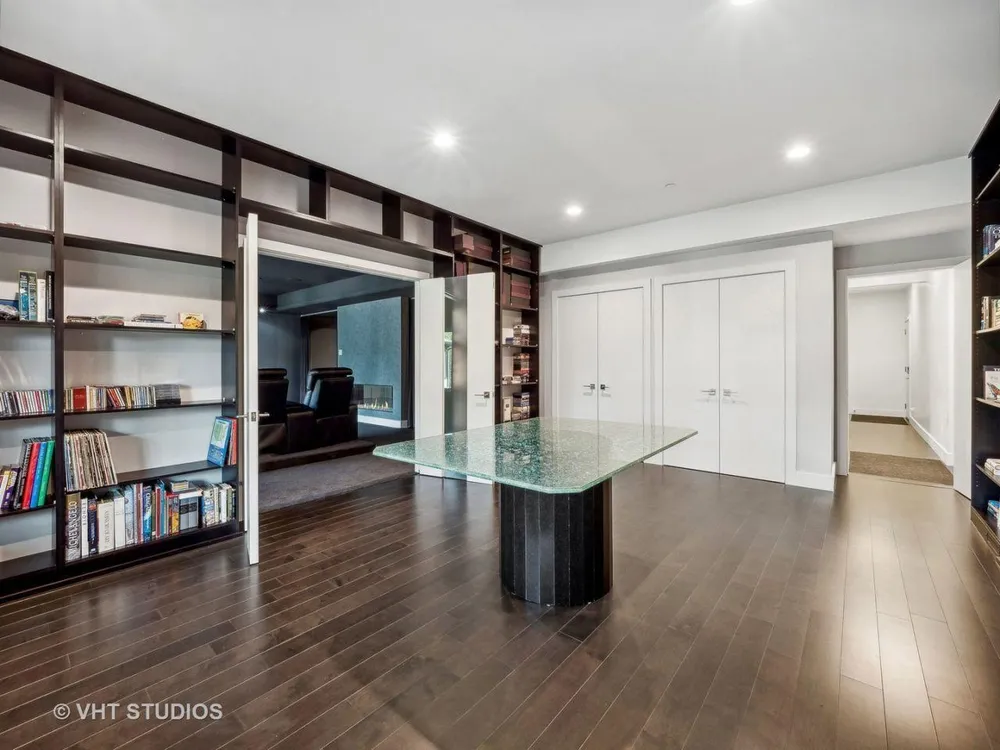 26153 W Cuba Rd, Barrington, IL 60010