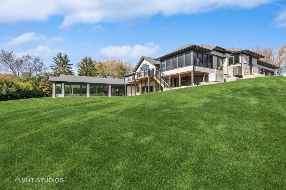 26153 W Cuba Rd, Barrington, IL 60010