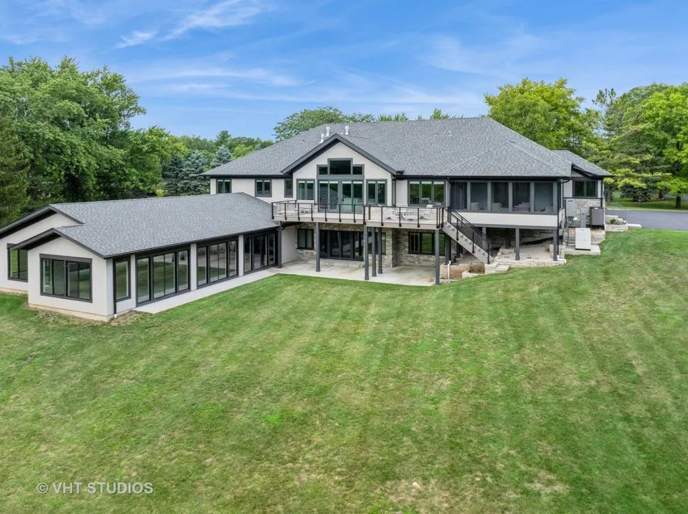 26153 W Cuba Rd, Barrington, IL 60010