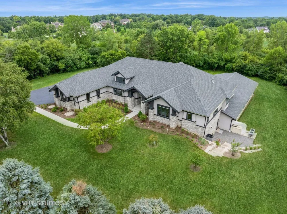 26153 W Cuba Rd, Barrington, IL 60010