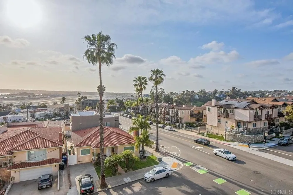 2445 Brant St, San Diego, CA 92101
